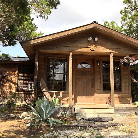Rockin' B Ranch Love Shack Pipe Creek Exterior photo