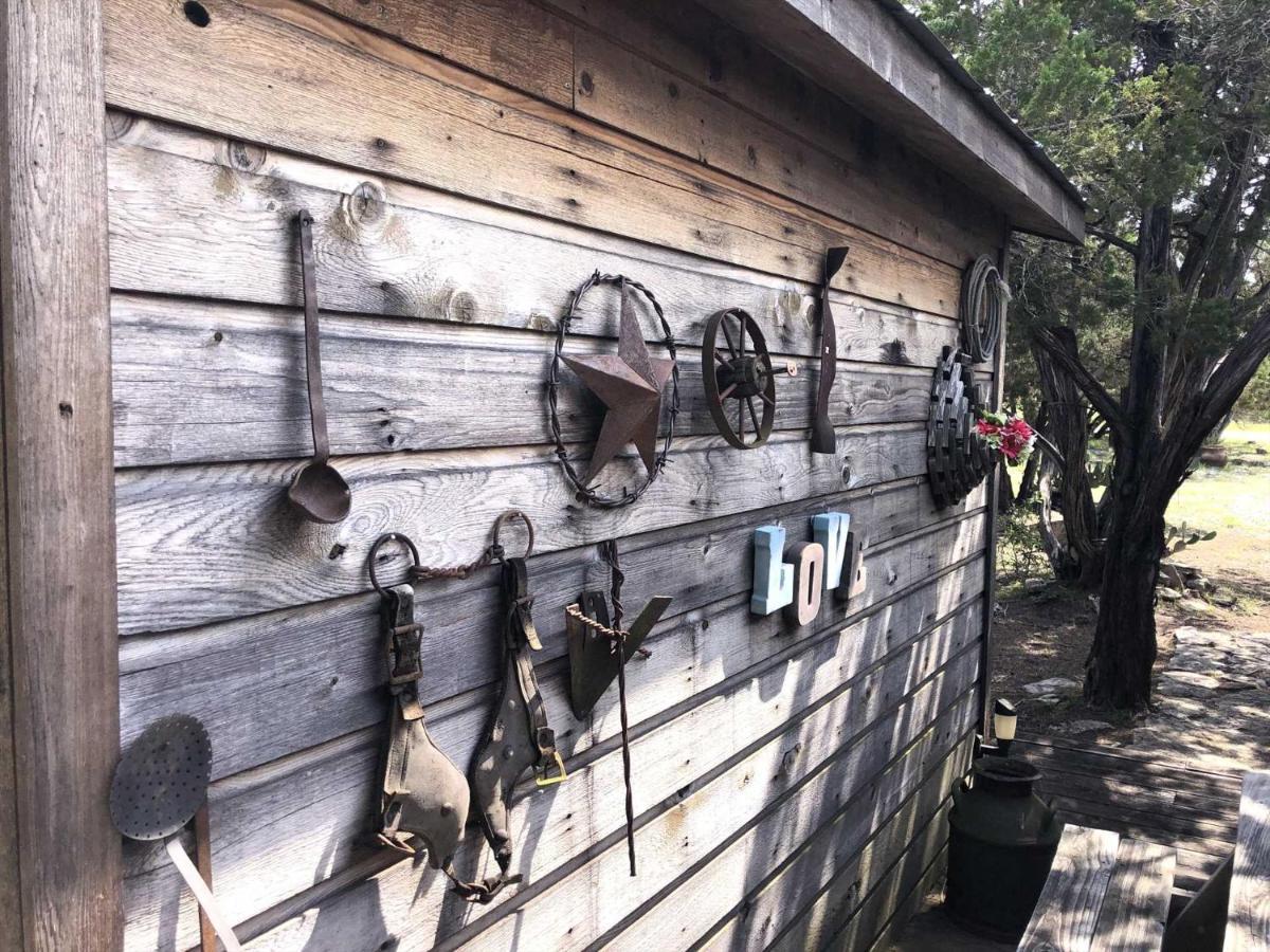 Rockin' B Ranch Love Shack Pipe Creek Exterior photo
