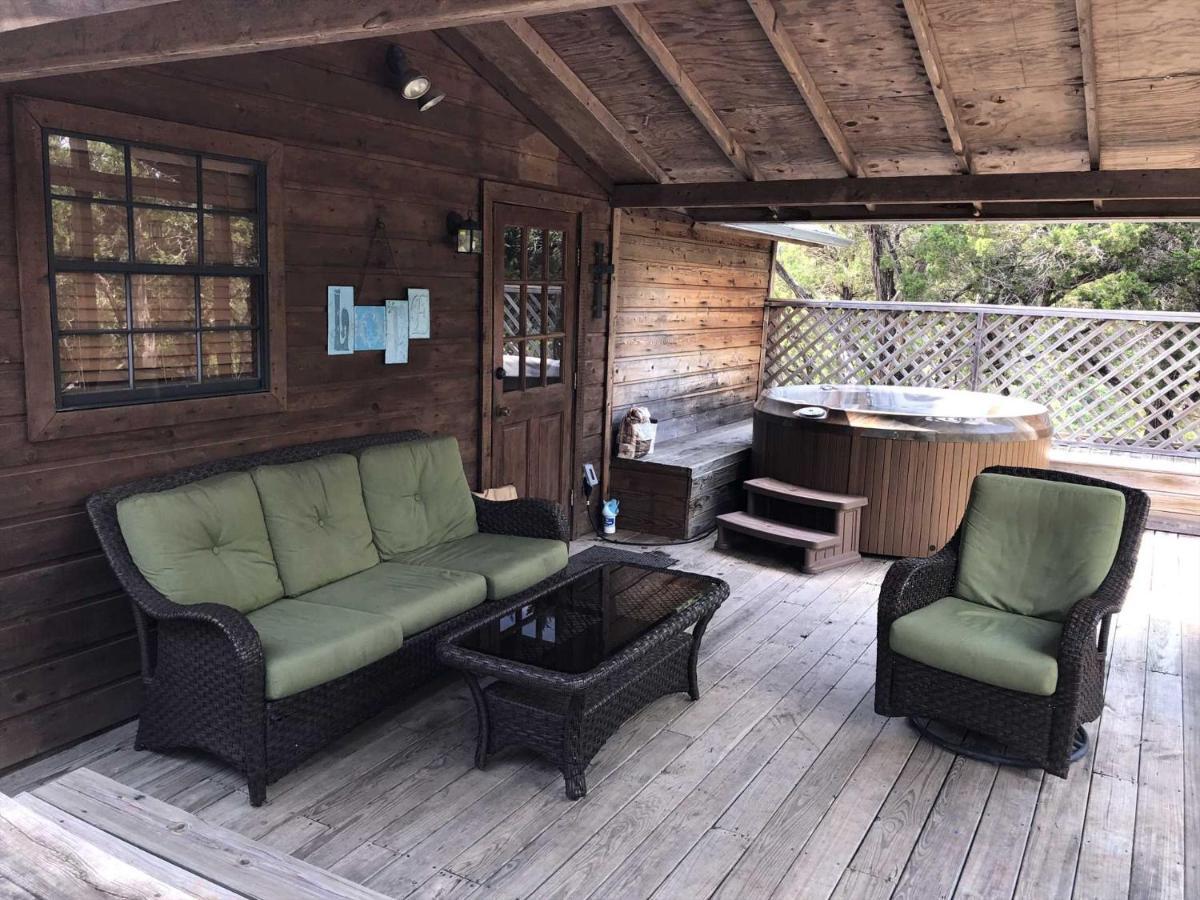 Rockin' B Ranch Love Shack Pipe Creek Exterior photo